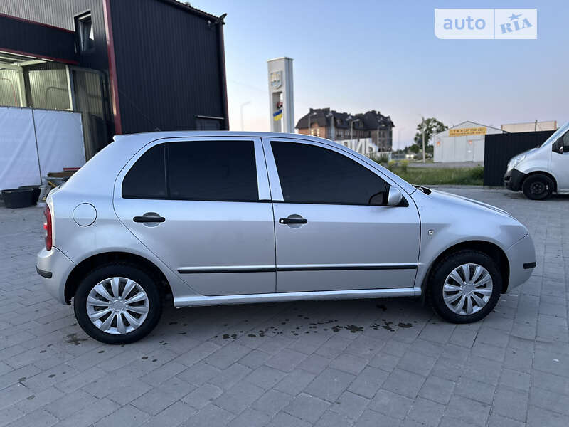 Хэтчбек Skoda Fabia 2002 в Тернополе