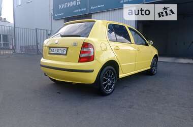 Хэтчбек Skoda Fabia 2006 в Киеве