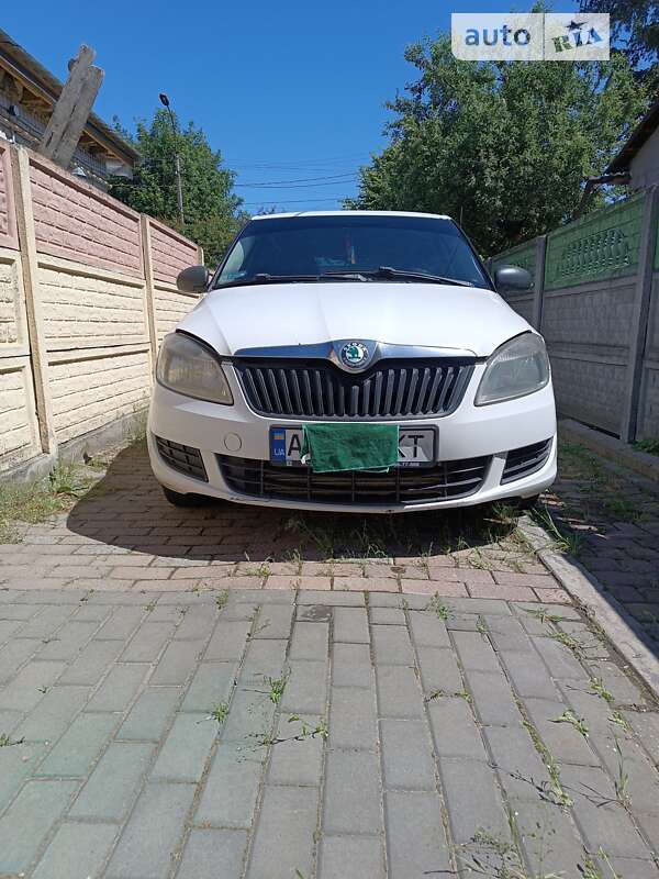 Хэтчбек Skoda Fabia 2010 в Черкассах