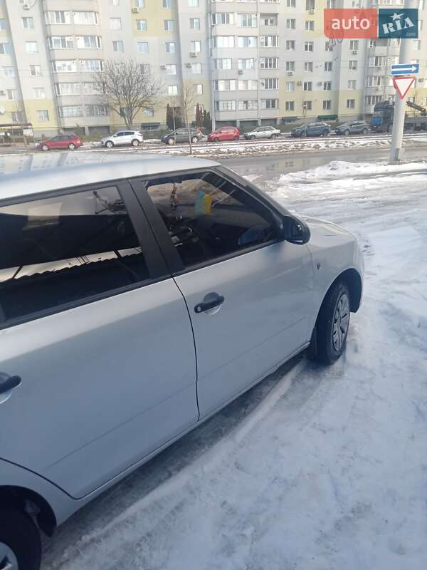 Хэтчбек Skoda Fabia 2012 в Виннице