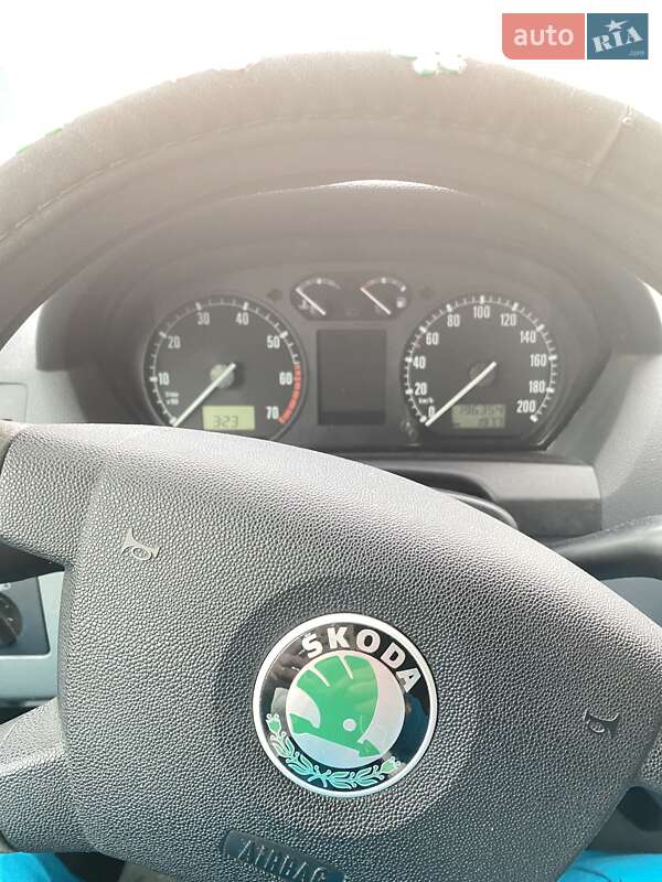 Хэтчбек Skoda Fabia 2001 в Ямполе