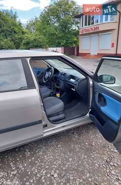 Хэтчбек Skoda Fabia 2009 в 