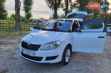 Хэтчбек Skoda Fabia 2014 в 