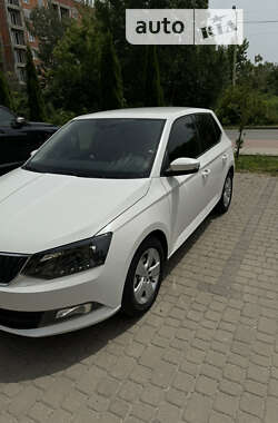 Хэтчбек Skoda Fabia 2016 в 