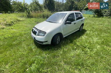 Хэтчбек Skoda Fabia 2003 в 
