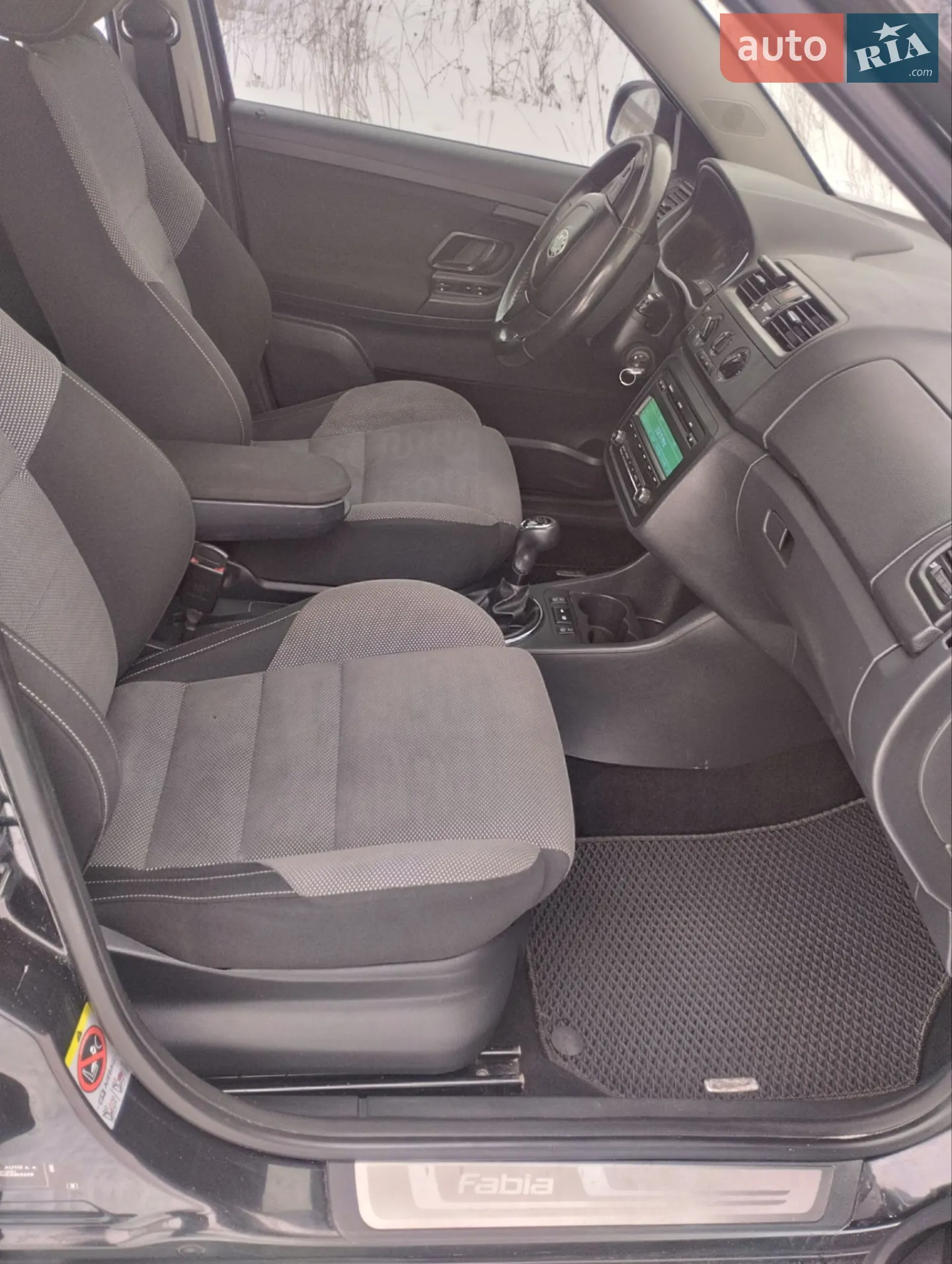 2010 Skoda Fabia - мініатюра 2