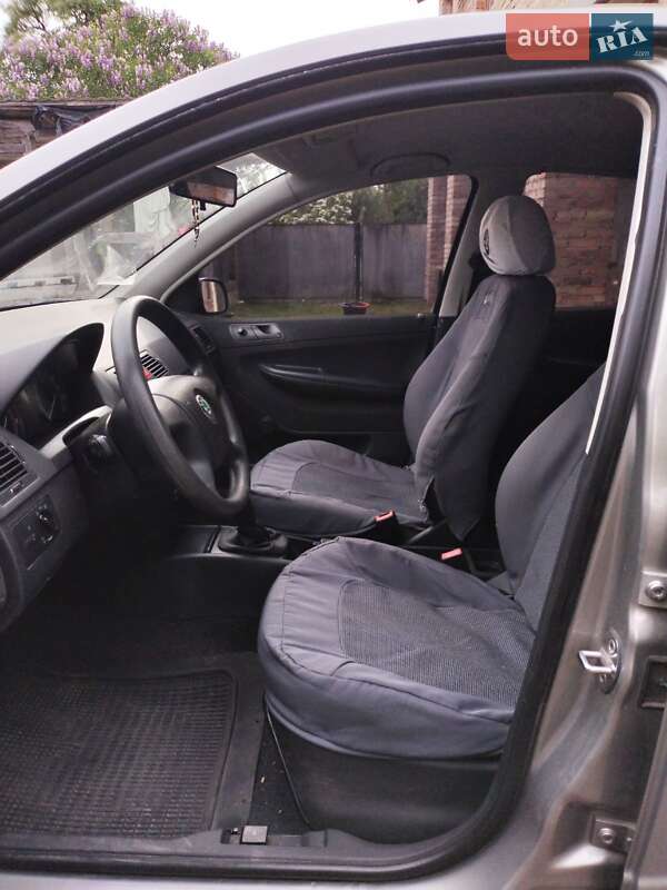 Хетчбек Skoda Fabia 2006 в Сокалі