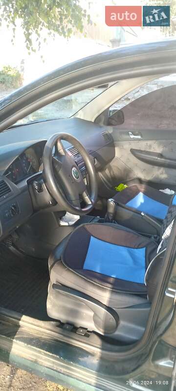 Седан Skoda Fabia 2002 в Миколаєві