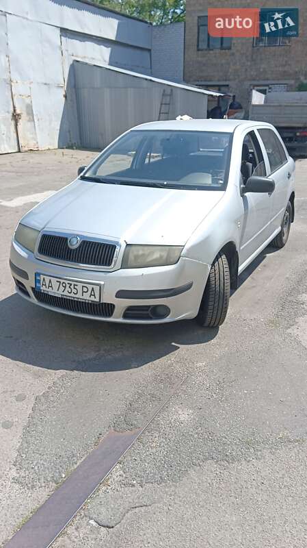 Седан Skoda Fabia 2006 в 