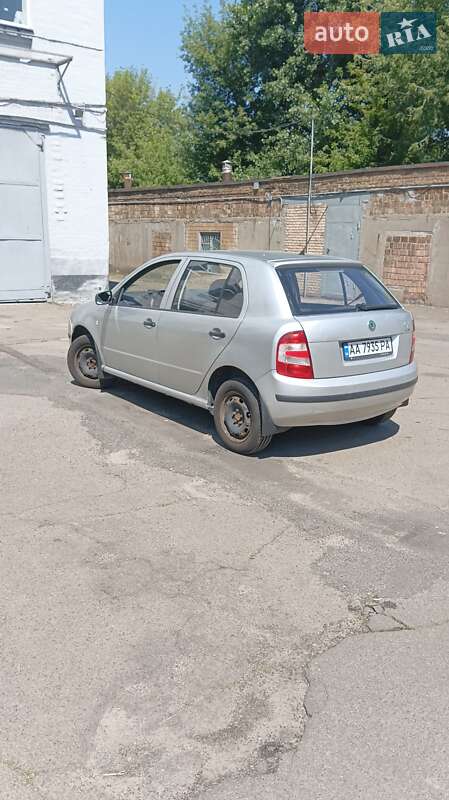 Седан Skoda Fabia 2006 в Києві