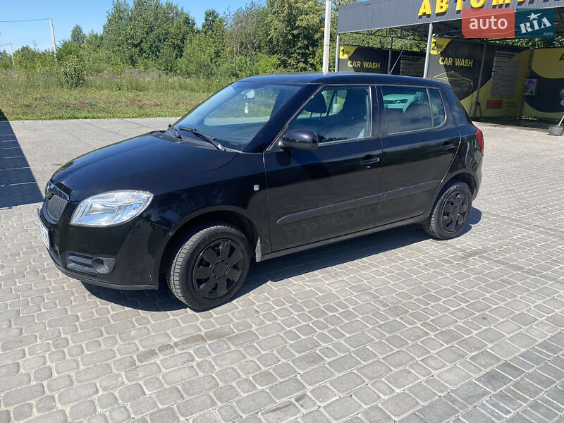 Хэтчбек Skoda Fabia 2007 в Виннице