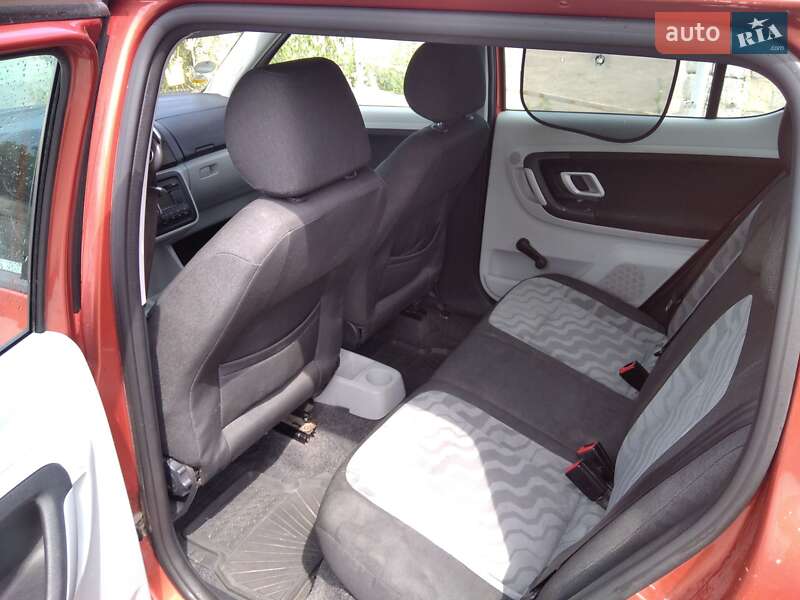 Хэтчбек Skoda Fabia 2007 в Житомире