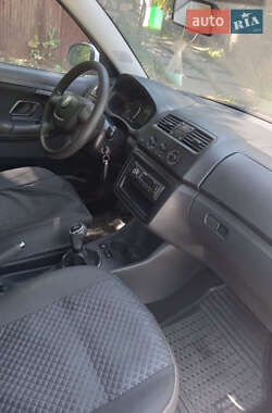 Хэтчбек Skoda Fabia 2012 в 