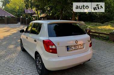 Хэтчбек Skoda Fabia 2009 в 