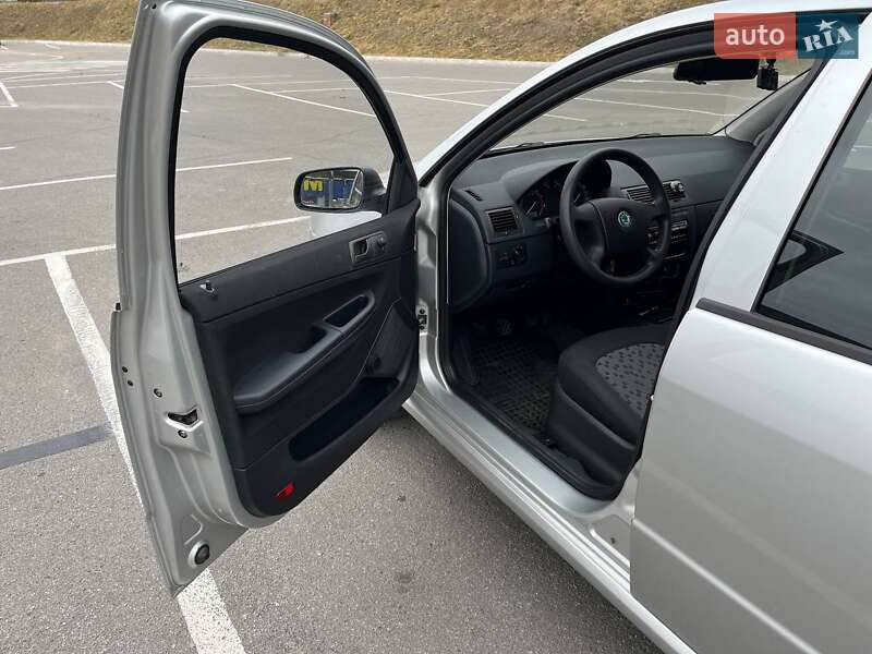 Хэтчбек Skoda Fabia 2007 в Виннице