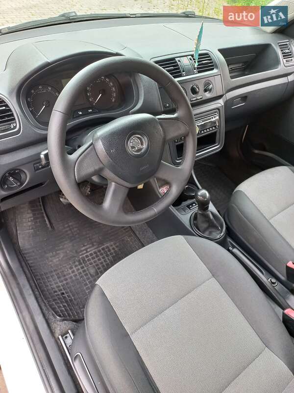 Хэтчбек Skoda Fabia 2013 в Луцке