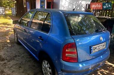 Хэтчбек Skoda Fabia 2000 в 