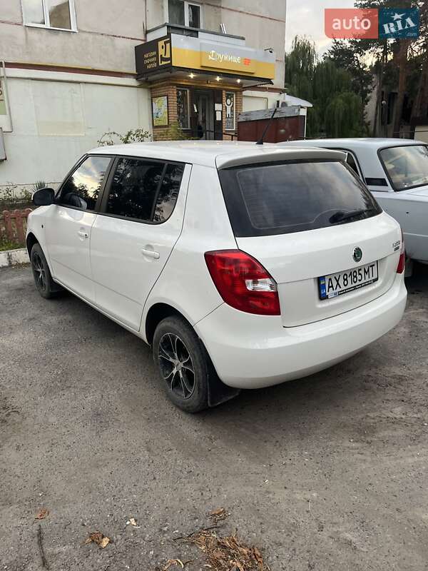 Хэтчбек Skoda Fabia 2012 в Чугуеве