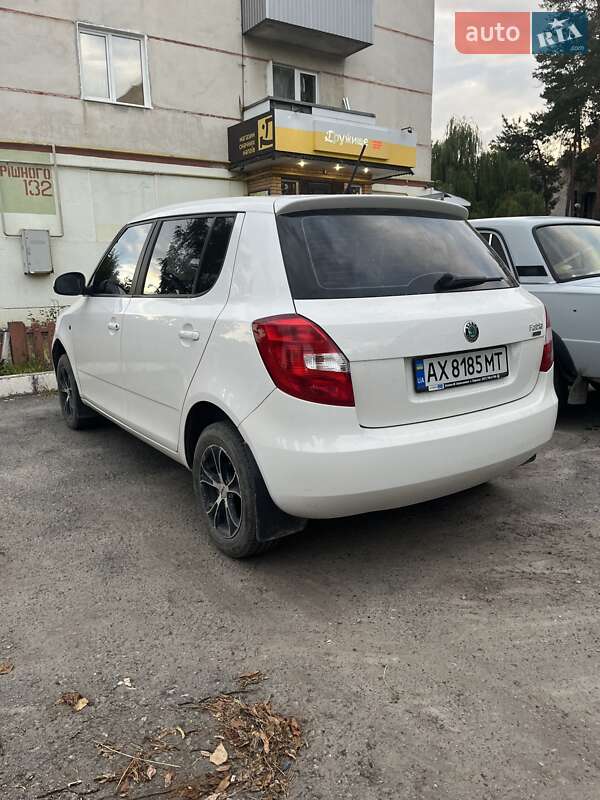 Хэтчбек Skoda Fabia 2012 в Чугуеве