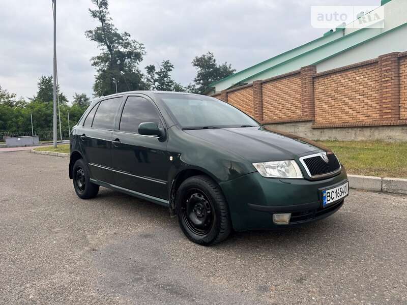 Хэтчбек Skoda Fabia 2003 в Черновцах