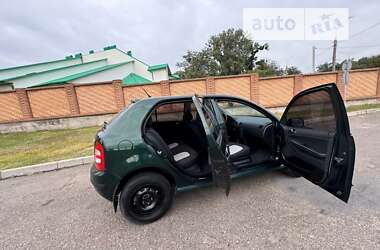 Хэтчбек Skoda Fabia 2003 в Черновцах