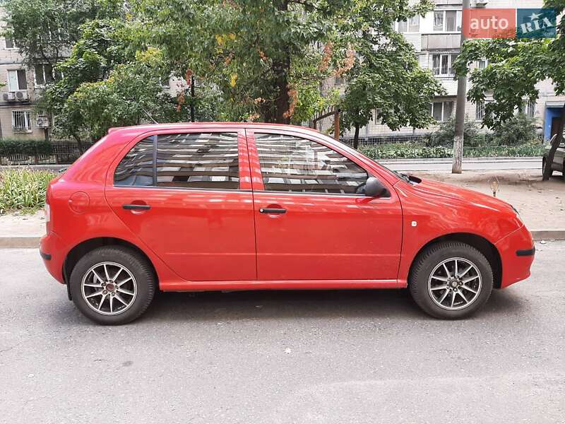 Хэтчбек Skoda Fabia 2005 в Днепре