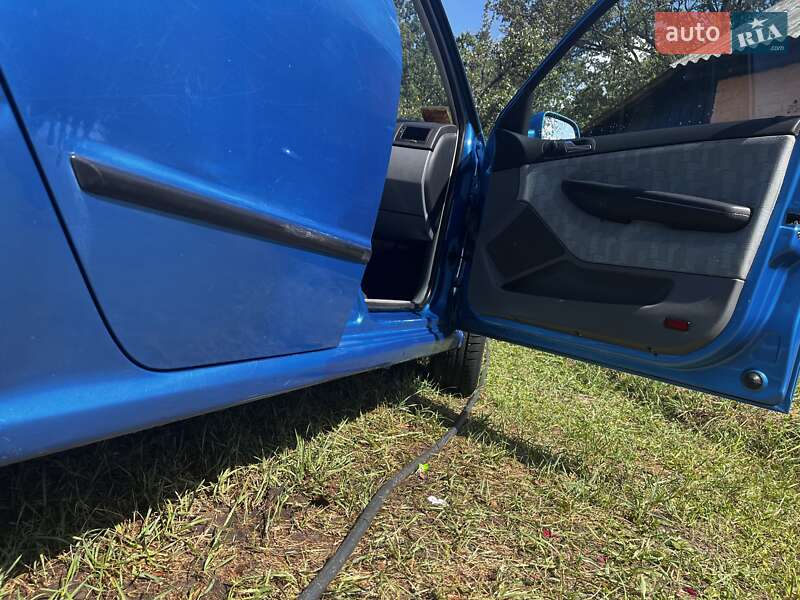 Хэтчбек Skoda Fabia 2000 в Радомышле