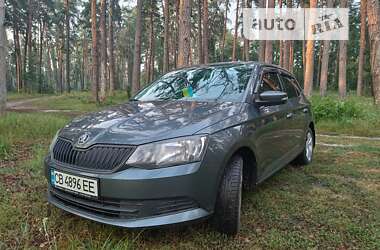 Хэтчбек Skoda Fabia 2015 в Чернигове