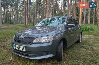 Хэтчбек Skoda Fabia 2015 в Чернигове