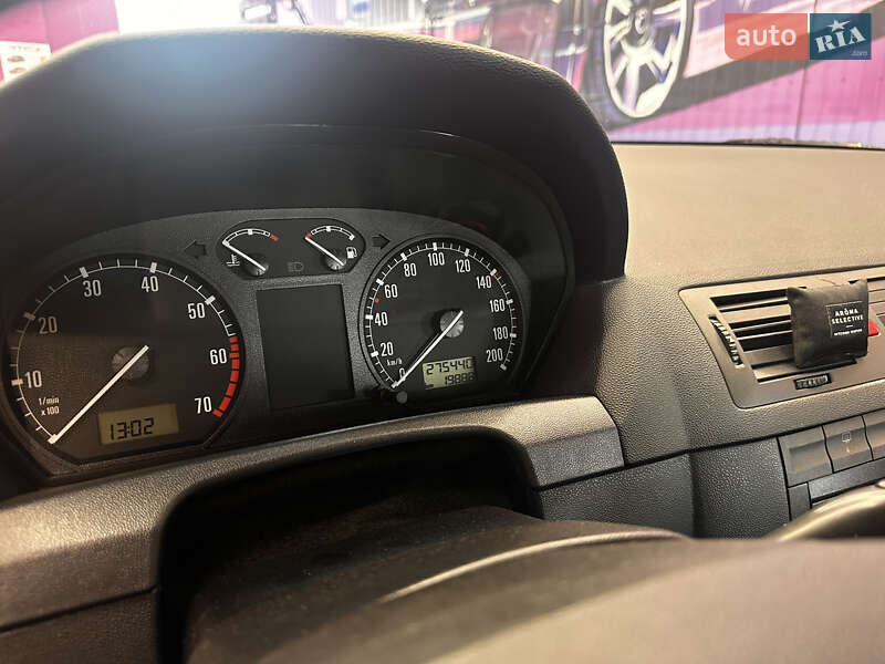 Хэтчбек Skoda Fabia 2003 в Киеве