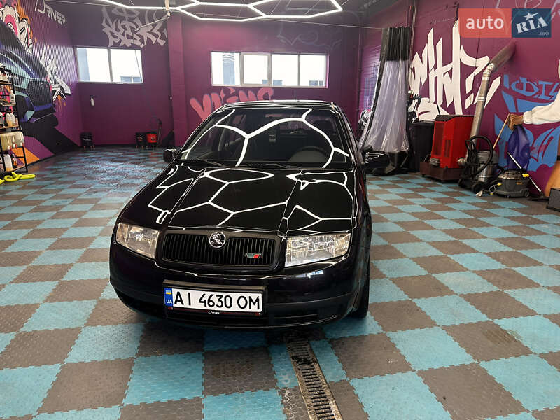 Хэтчбек Skoda Fabia 2003 в Киеве