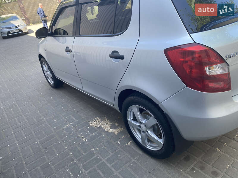 Хэтчбек Skoda Fabia 2008 в Днепре