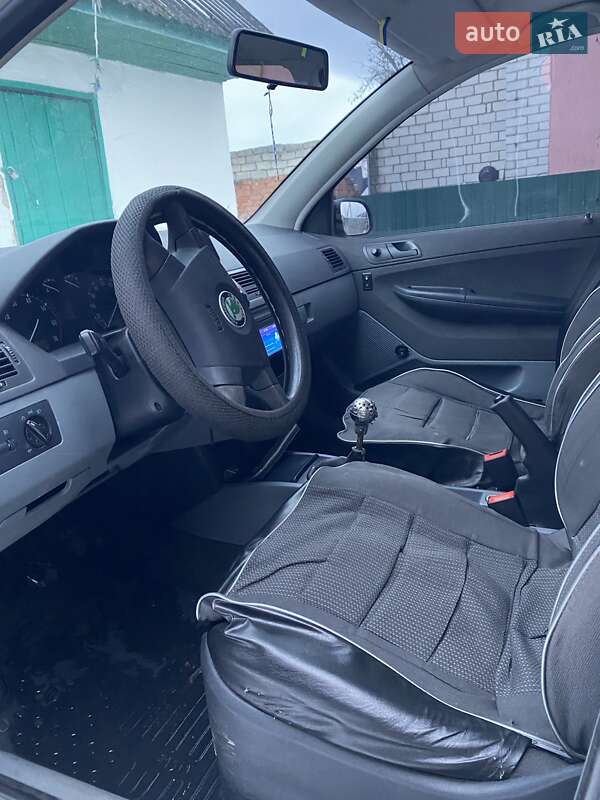 Універсал Skoda Fabia 2004 в Житомирі