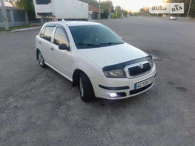 Хетчбек Skoda Fabia 2005 в Дніпрі