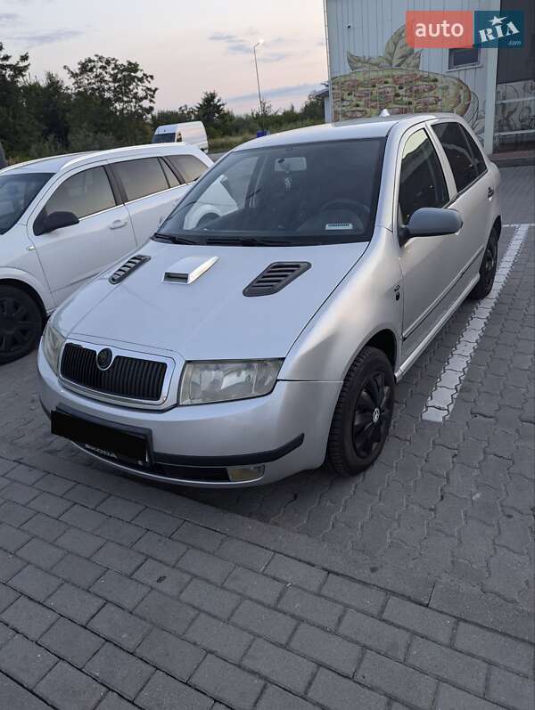 Хэтчбек Skoda Fabia 2002 в Львове