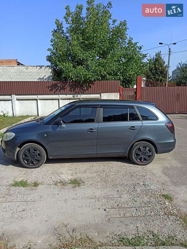 Универсал Skoda Fabia 2009 в Чернигове