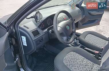 Хэтчбек Skoda Fabia 2006 в 