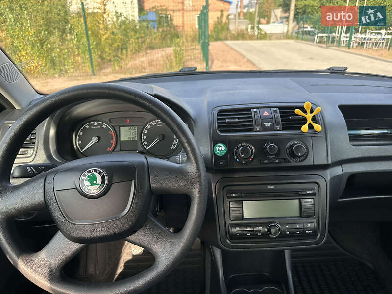 Хэтчбек Skoda Fabia 2009 в Житомире