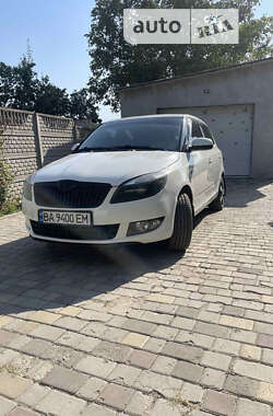 Хэтчбек Skoda Fabia 2011 в Днепре