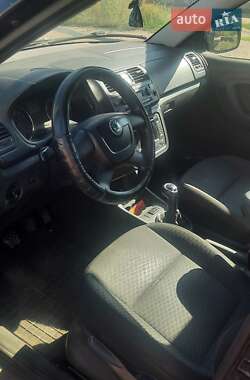 Хэтчбек Skoda Fabia 2012 в 