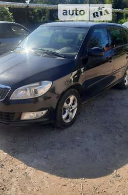 Хэтчбек Skoda Fabia 2012 в Днепре