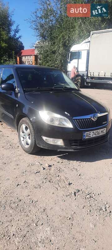 Хэтчбек Skoda Fabia 2012 в Днепре