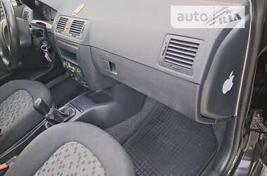 Хэтчбек Skoda Fabia 2006 в Черновцах