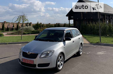 Универсал Skoda Fabia 2009 в Ровно