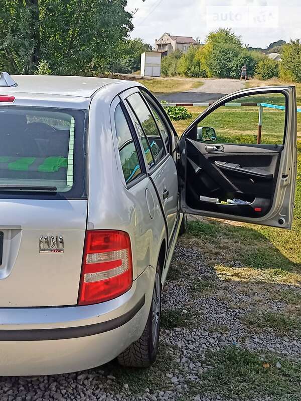 Універсал Skoda Fabia 2004 в Вінниці