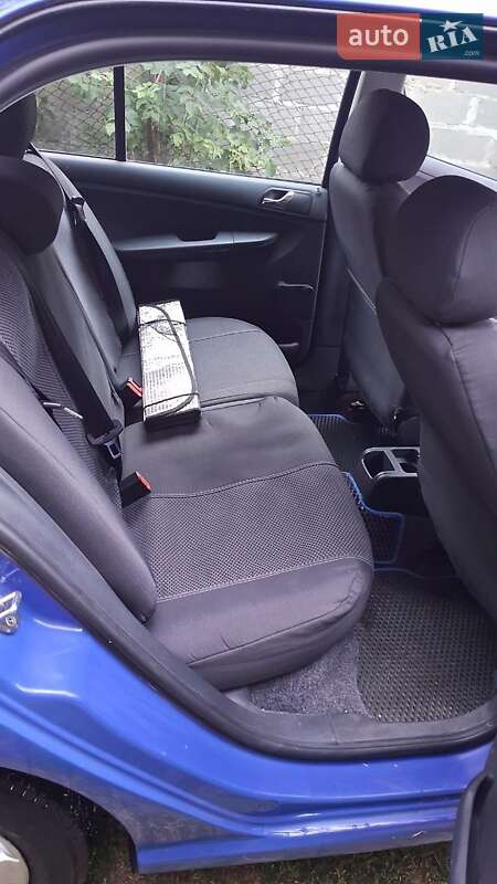 Хэтчбек Skoda Fabia 2003 в Луцке