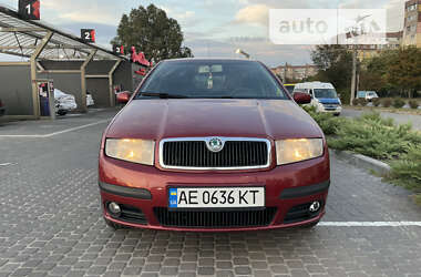 Хетчбек Skoda Fabia 2005 в Дніпрі