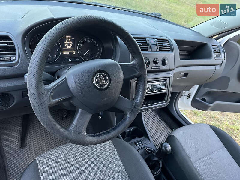 Хетчбек Skoda Fabia 2013 в Семенівці