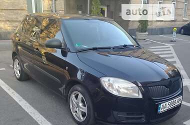 Хэтчбек Skoda Fabia 2010 в Киеве