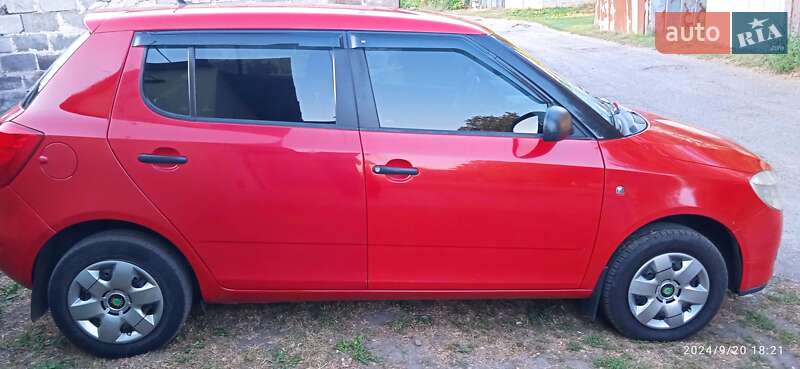 Хэтчбек Skoda Fabia 2007 в Киеве